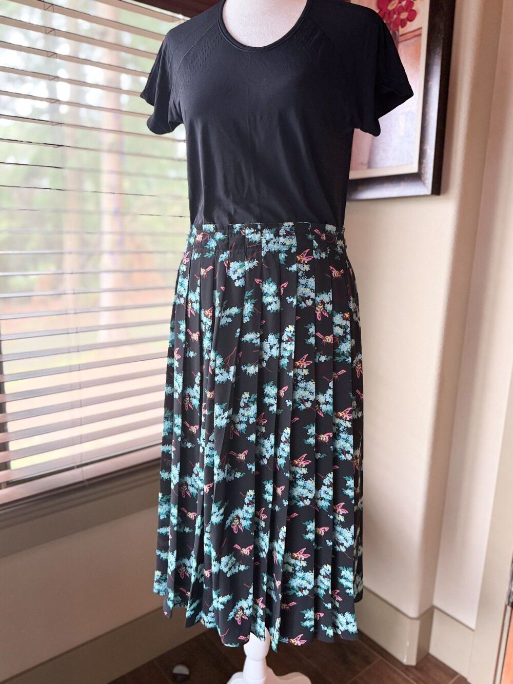 J. Crew Black Blue Botanical Bee Print Midi pleated skirt size 8